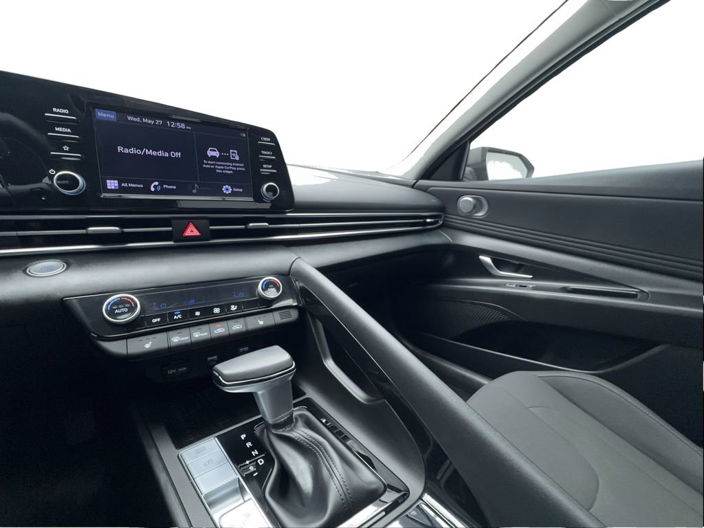 Used 2022 Hyundai Elantra SEL w/ Convenience + Premium Package FWD image 40
