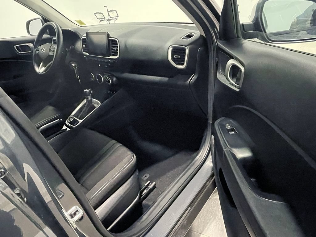 Used 2023 Hyundai Venue SEL w/ Cargo Package FWD image 19