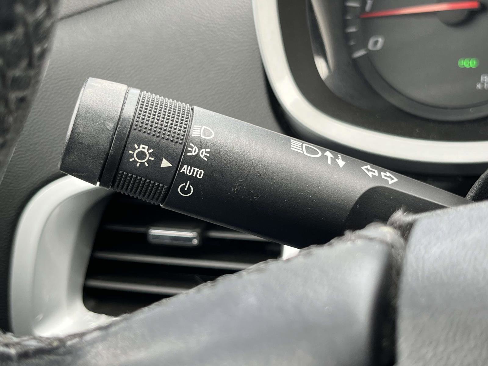 Used 2016 Chevrolet Equinox LT w/ Convenience Package image 20