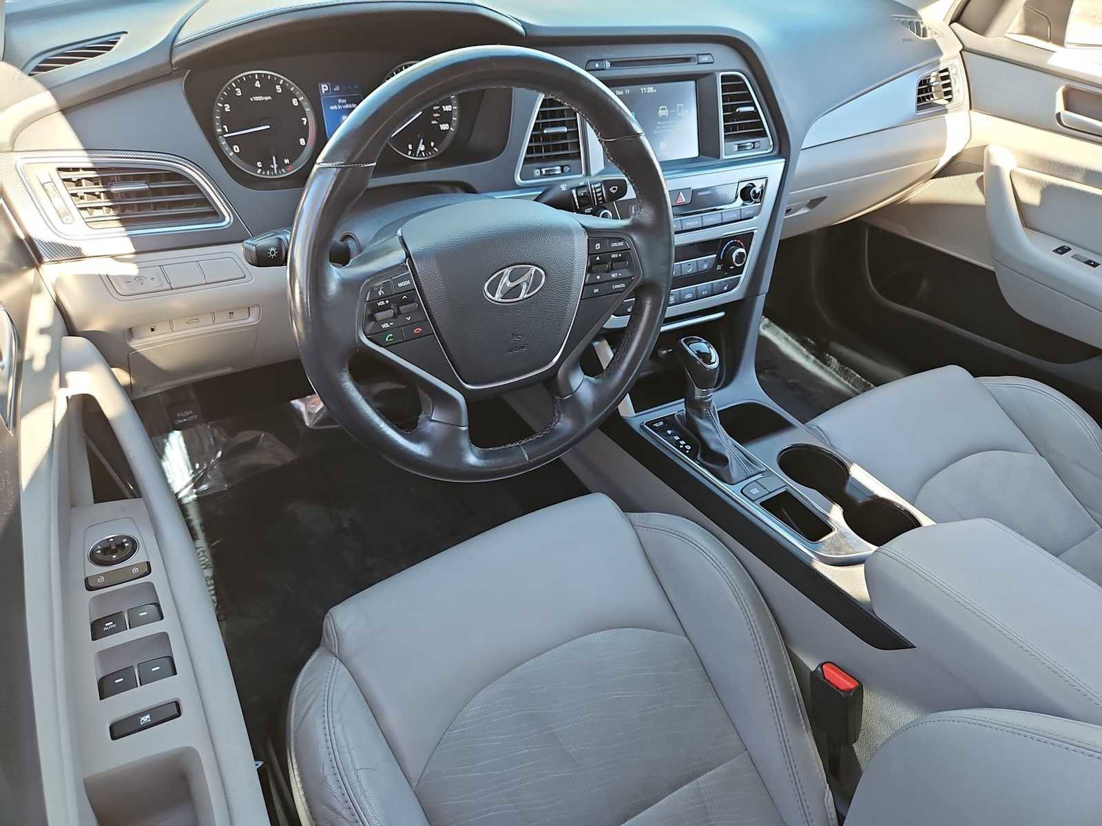 Used 2016 Hyundai Sonata Sport w/ Option Group 1V image 10