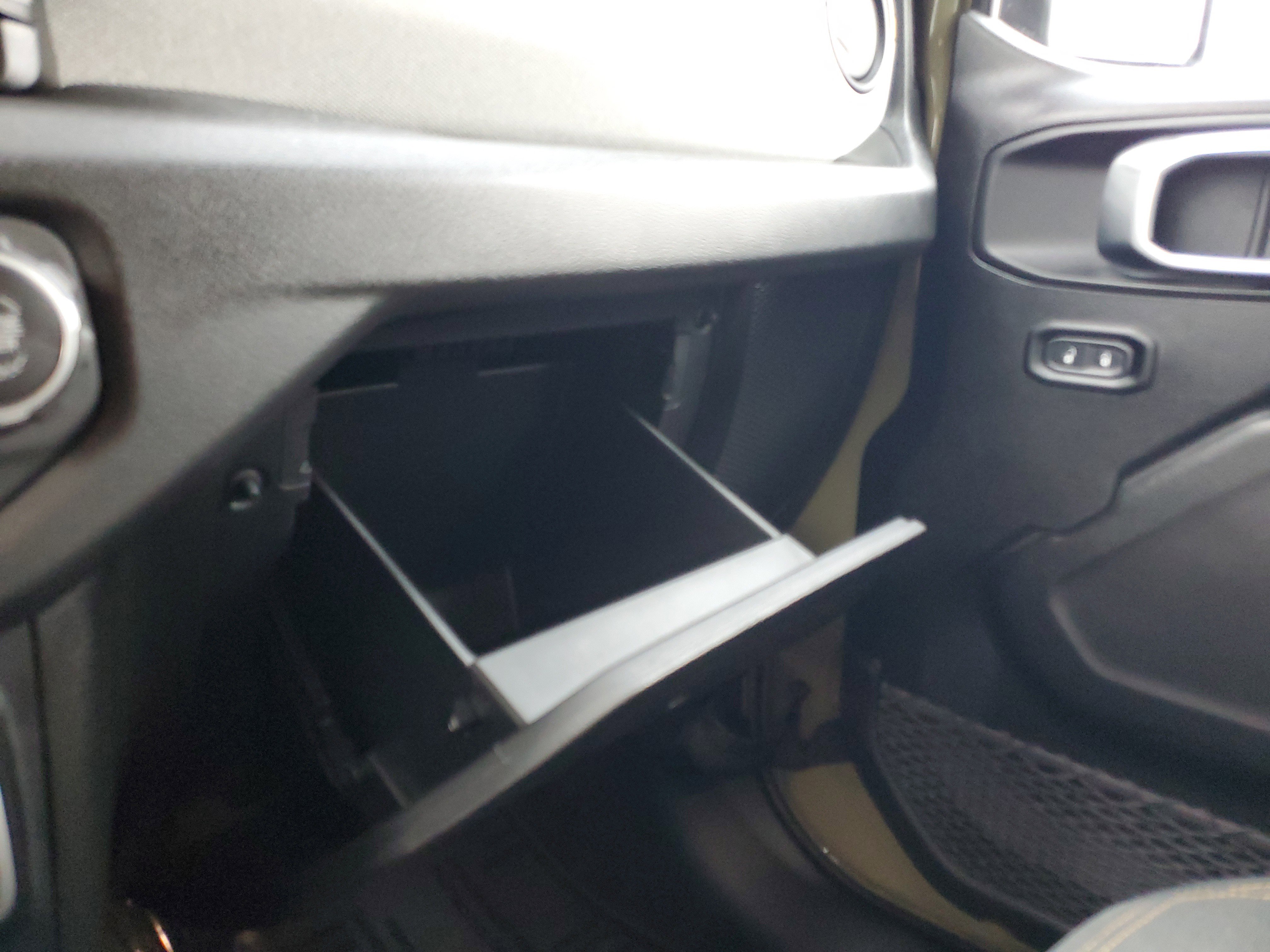 Used 2025 Jeep Wrangler Sport image 30