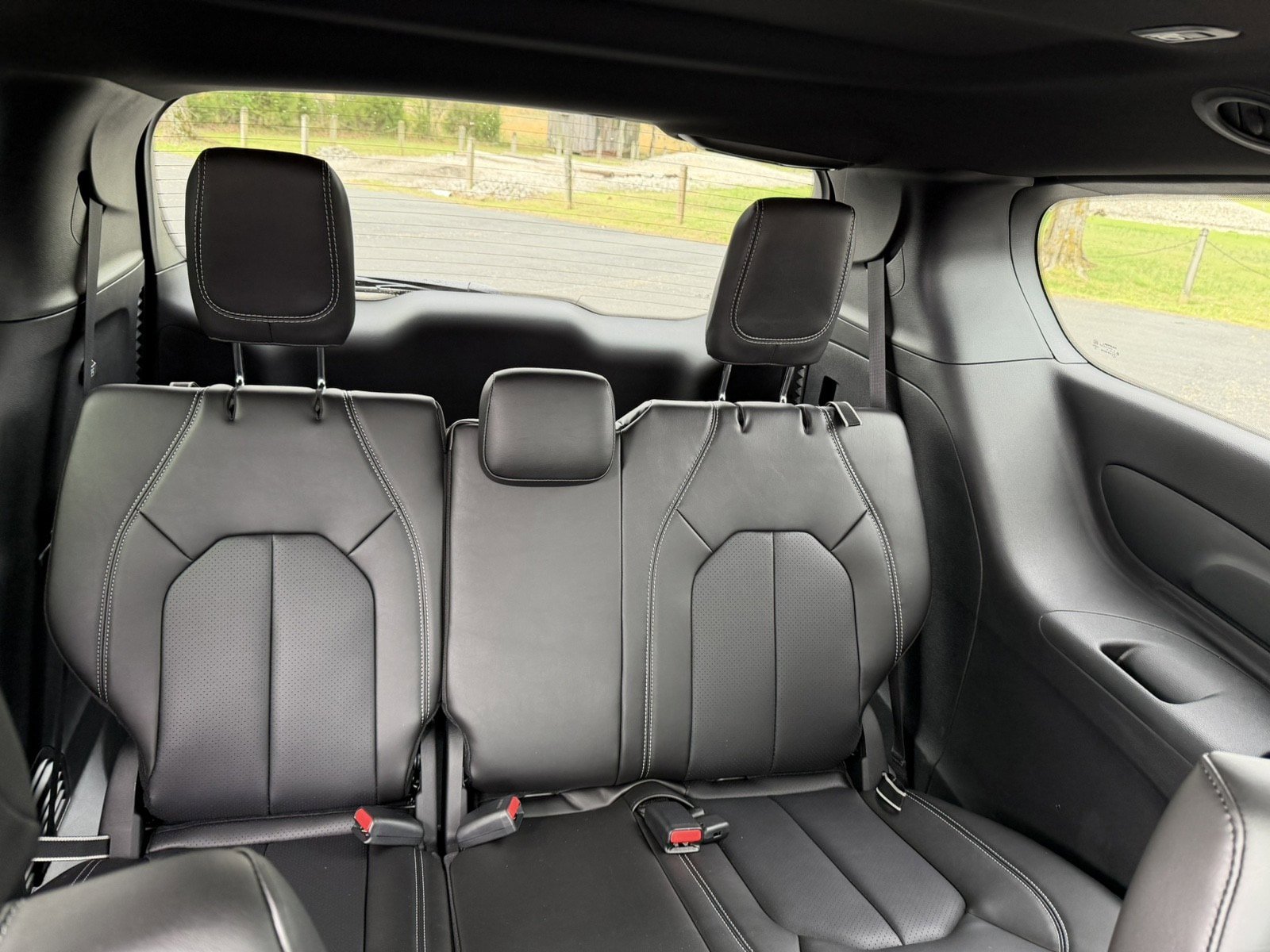 New 2026 Chrysler Pacifica Select FWD image 8