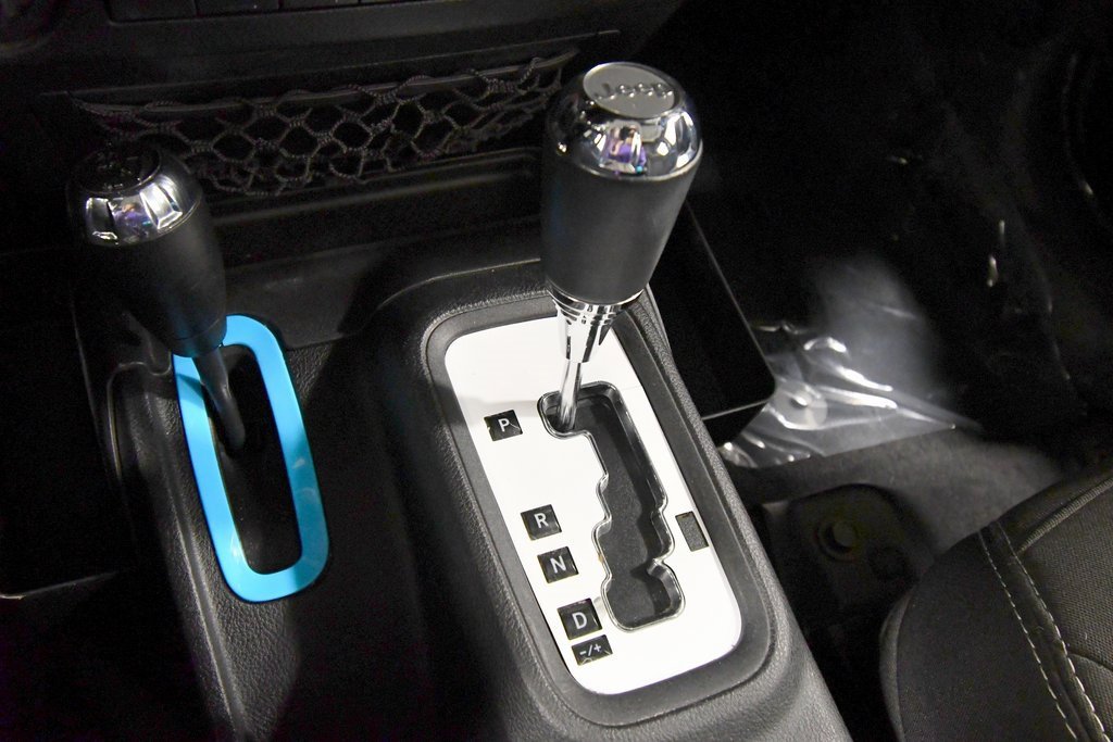 Used 2014 Jeep Wrangler Unlimited Sahara w/ Dual Top Group image 24