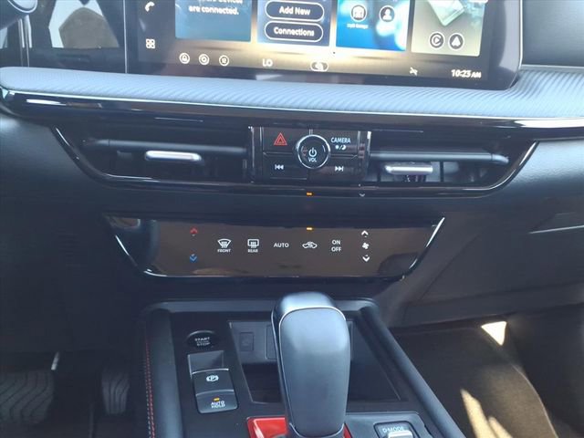 New 2026 Nissan Kicks SR image 13