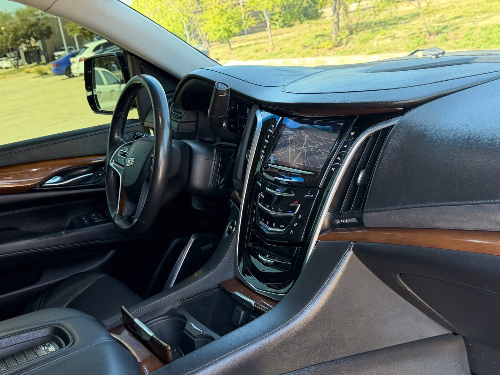 Used 2020 Cadillac Escalade Luxury AWD/4WD image 51