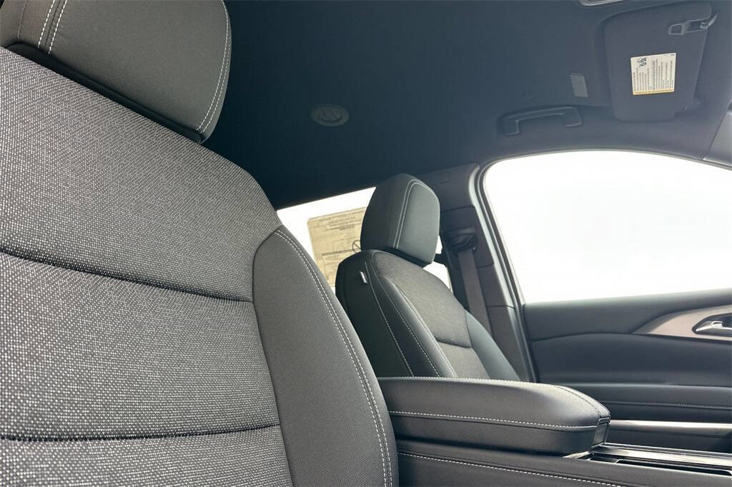 New 2026 Chevrolet Traverse LT w/ Midnight/Sport Edition image 19