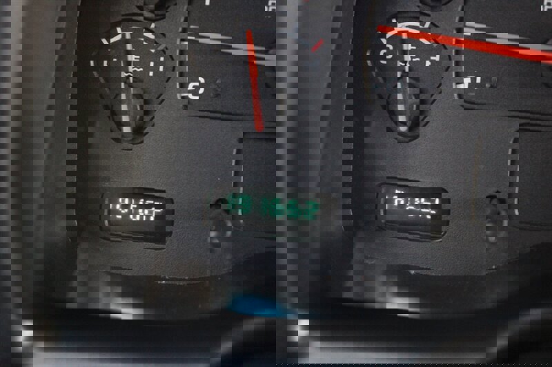 Used 2004 Dodge Dakota SLT w/ Deluxe Convenience Group image 7