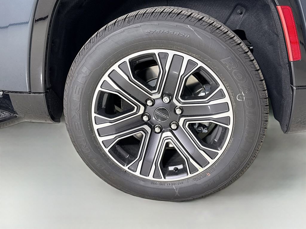 New 2025 Jeep Wagoneer 4WD image 34