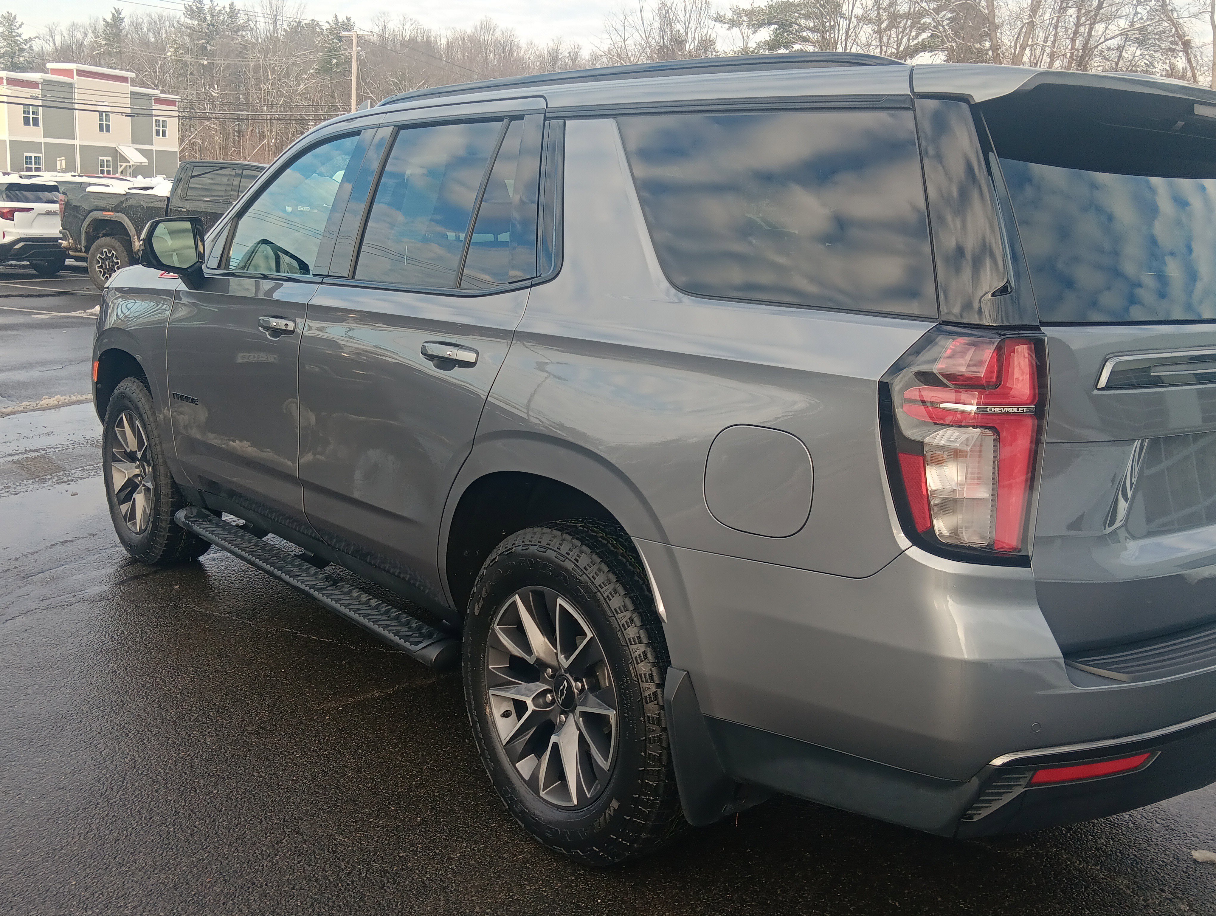 Certified 2022 Chevrolet Tahoe Z71 w/ Luxury Package image 5