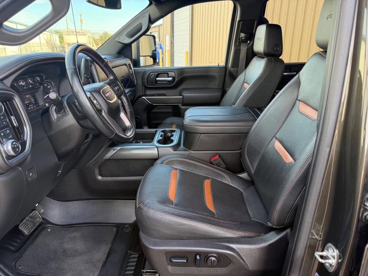 Used 2023 GMC Sierra 2500 AT4 image 14