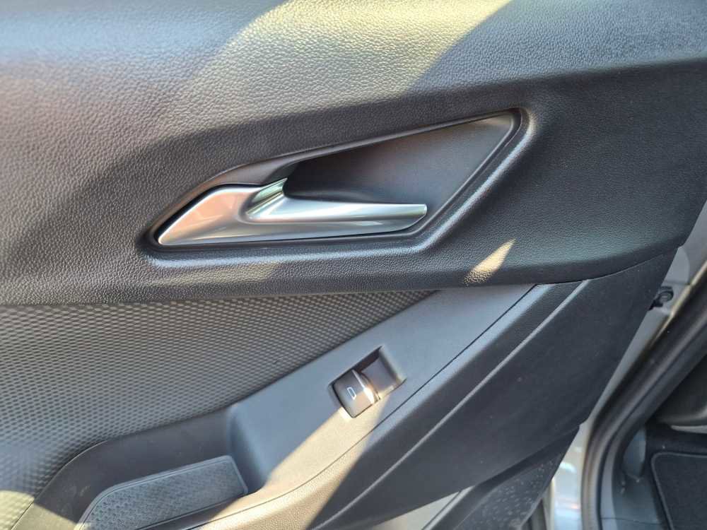 New 2026 Chevrolet Equinox RS w/ Convenience Package III FWD image 32