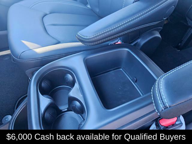 New 2026 Chrysler Pacifica Select FWD image 28