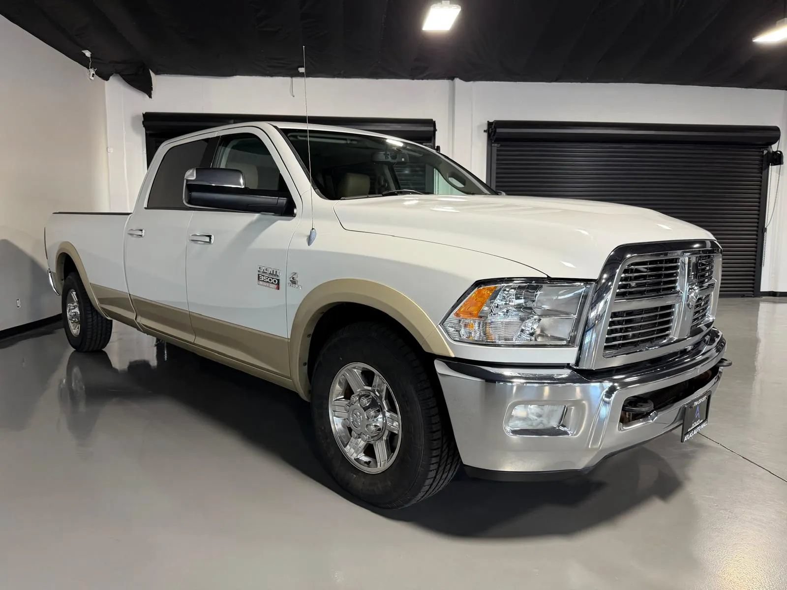 Used 2011 RAM 3500 Laramie RWD image 3