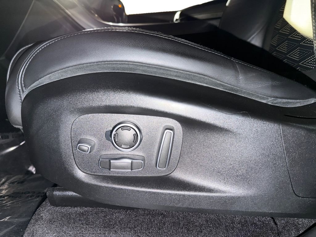 Used 2019 Land Rover Range Rover Sport SVR image 10