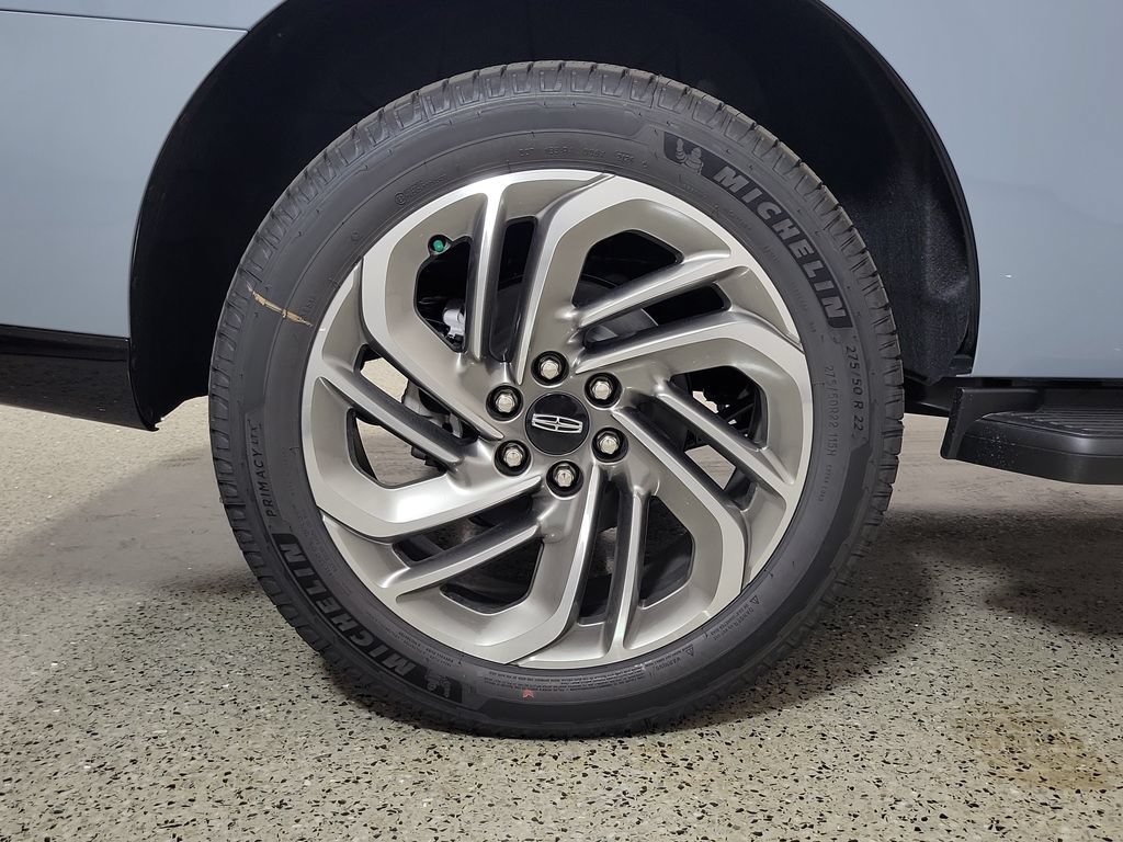 New 2027 Lincoln Navigator Premiere RWD image 5