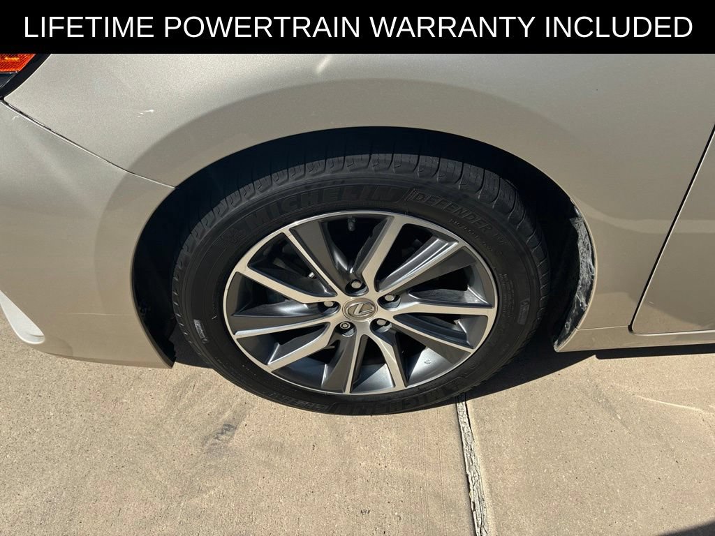 Used 2016 Lexus ES 300h w/ Luxury Package w/Wood Trim FWD image 5