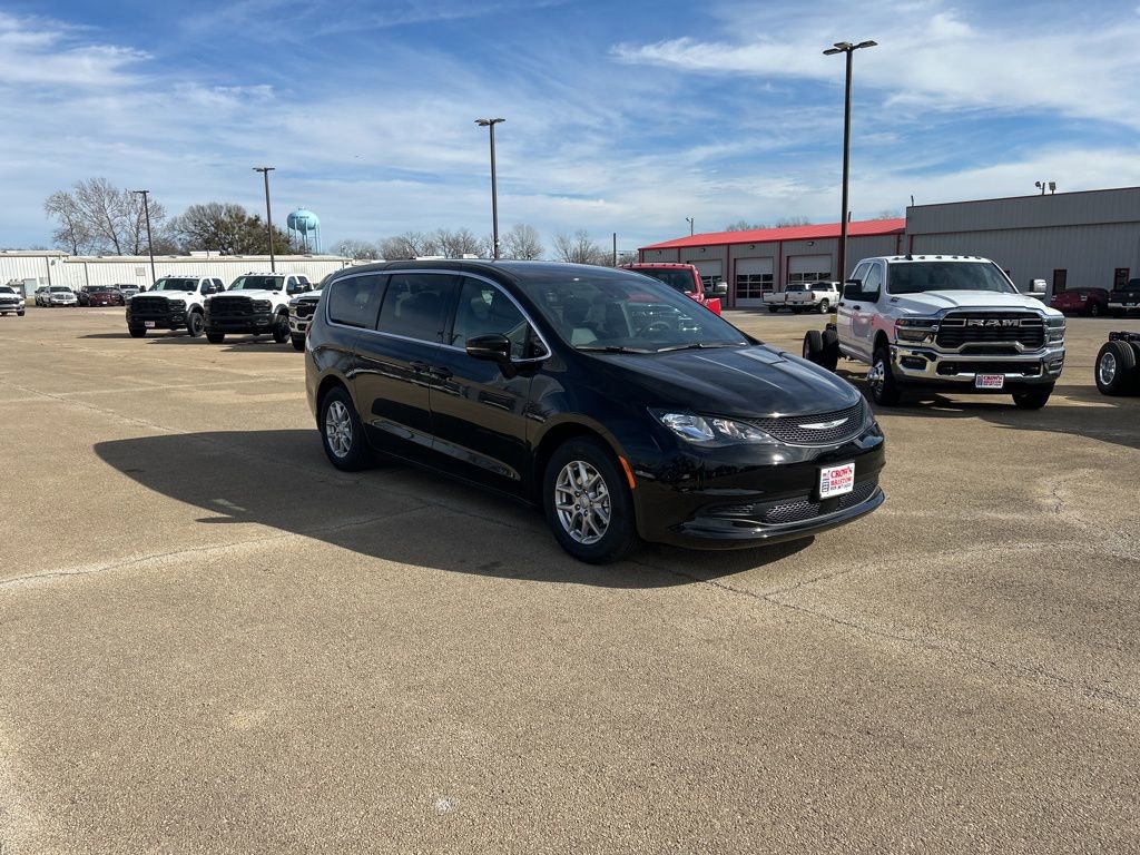New 2026 Chrysler Voyager LX image 7