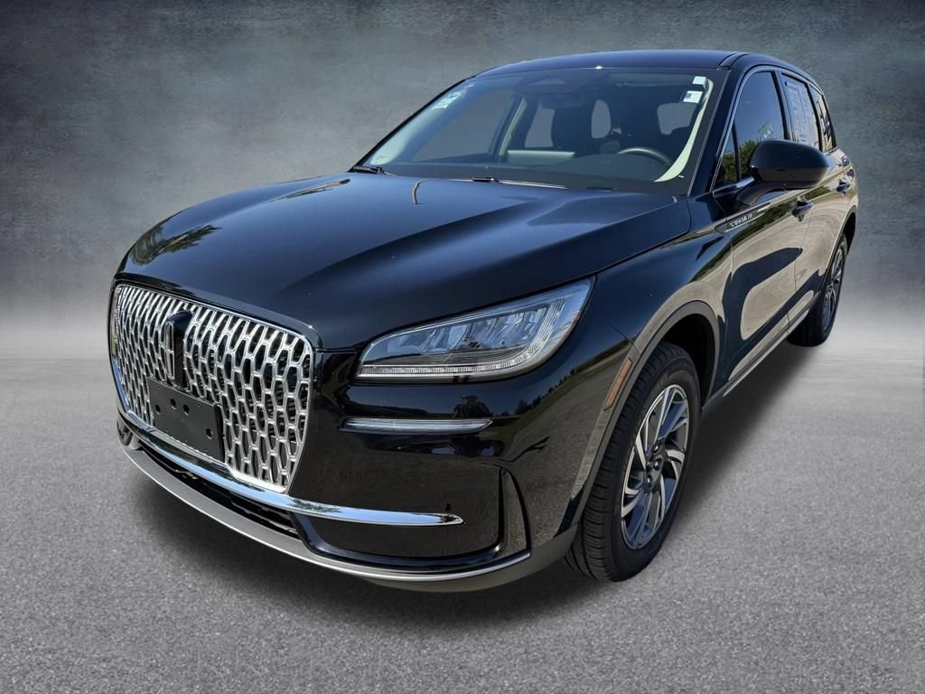 Used 2025 Lincoln Corsair AWD image 2