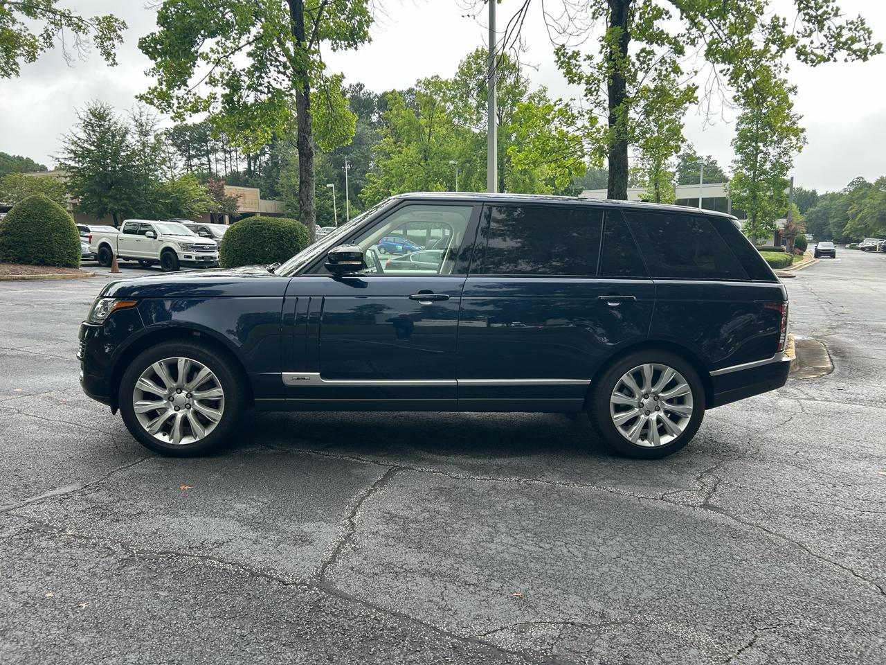 Used 2015 Land Rover Range Rover Long Wheelbase Supercharged AWD/4WD image 2