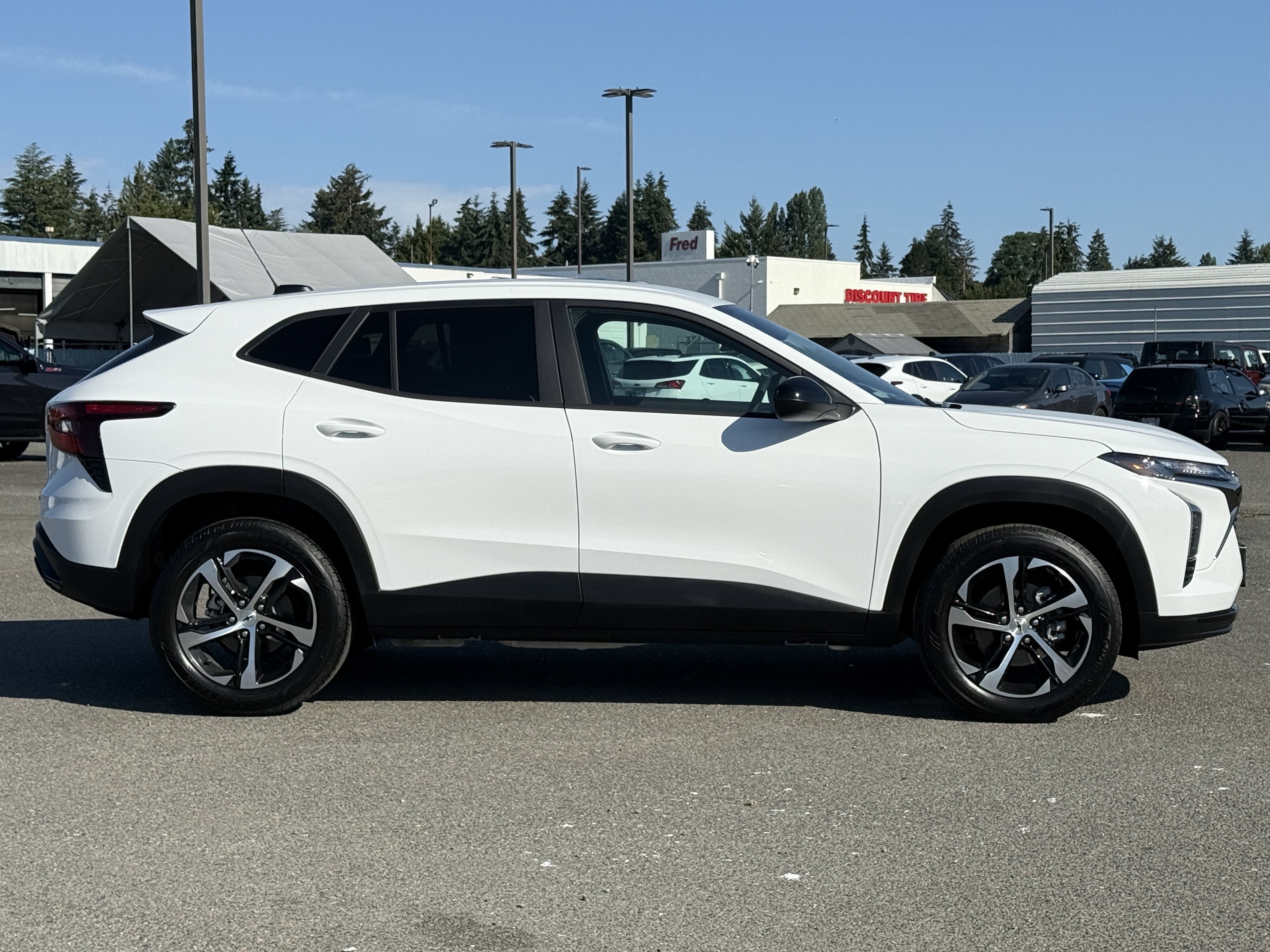 New 2026 Chevrolet Trax RS w/ Driver Confidence Package FWD image 6