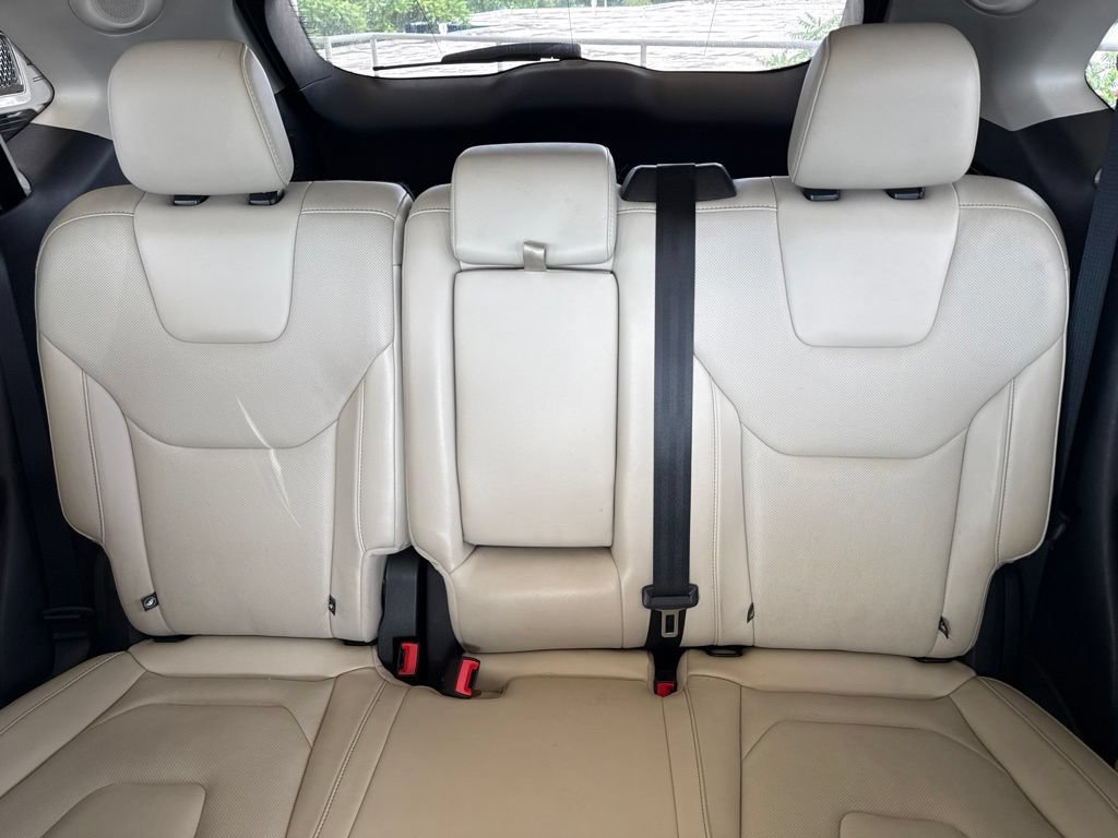 Used 2019 Ford Edge Titanium w/ Equipment Group 301A AWD/4WD image 27