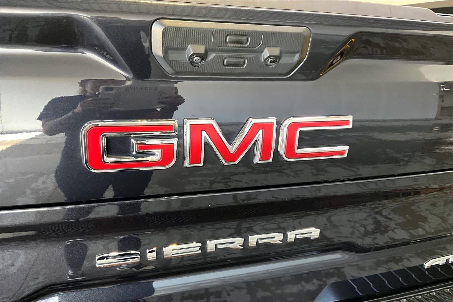 Used 2025 GMC Sierra 1500 AT4 w/ AT4 Premium Package AWD/4WD image 33