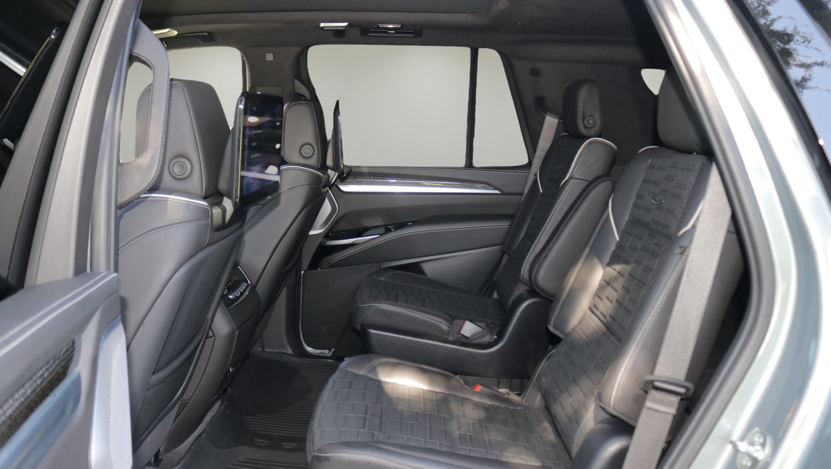 Certified 2025 Cadillac Escalade V w/ LPO, ONYX Package AWD/4WD image 12