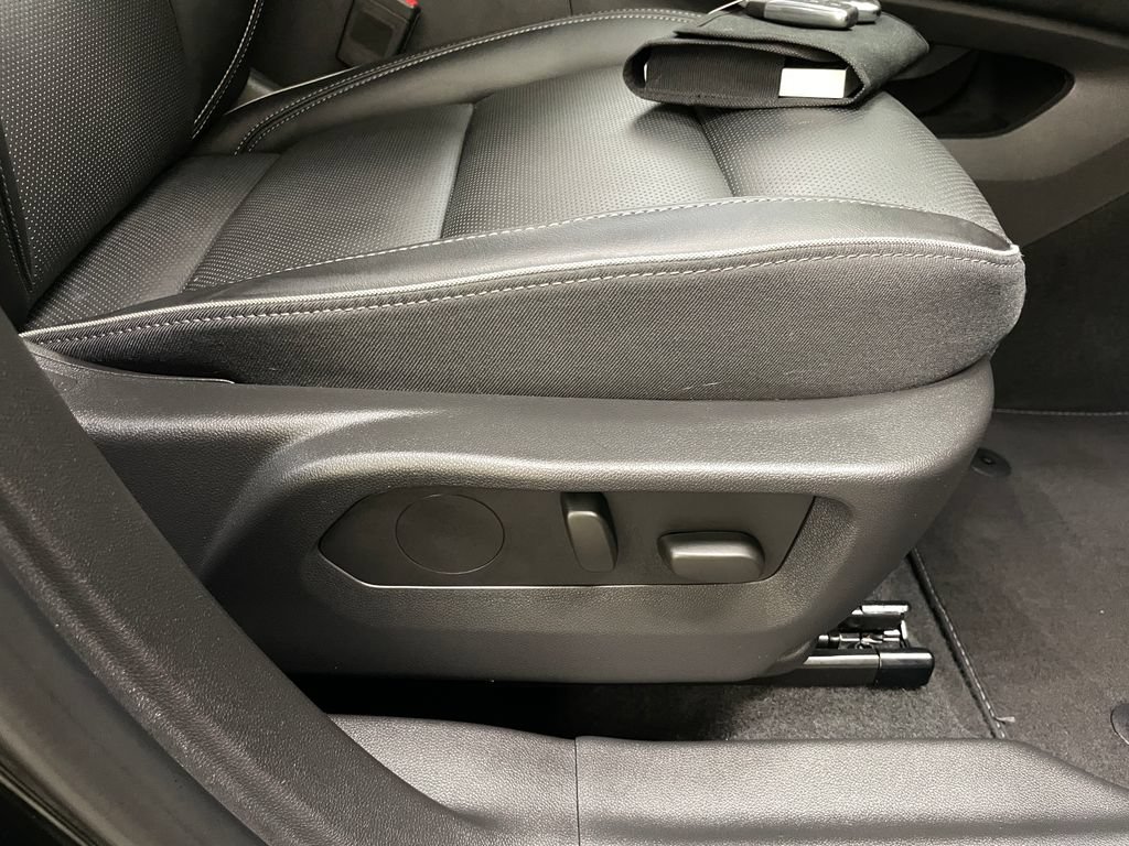 Used 2023 Buick Envision Essence AWD/4WD image 10