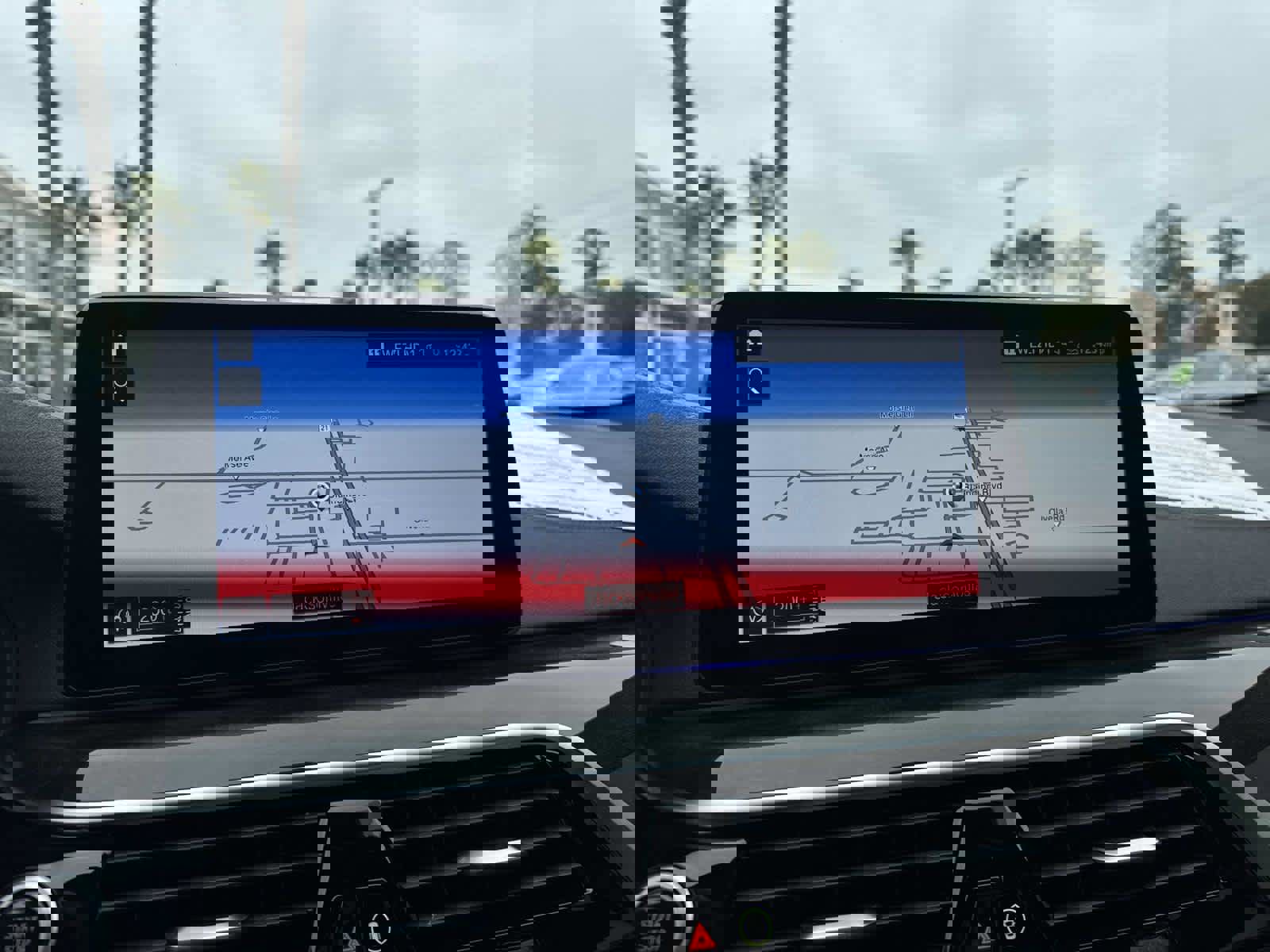 Used 2021 BMW M550i xDrive w/ Executive Package image 26