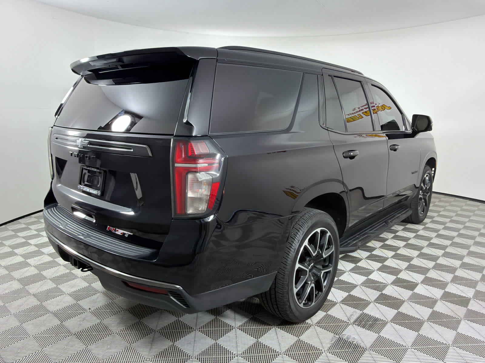 Used 2022 Chevrolet Tahoe RST w/ Luxury Package AWD/4WD image 6