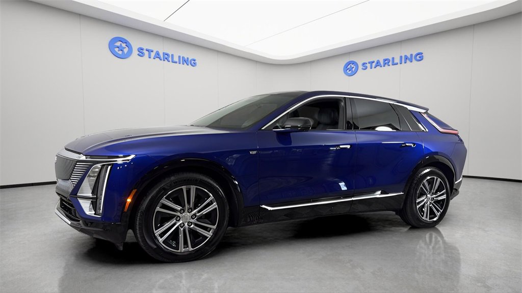 Used 2024 Cadillac Lyriq Luxury image 3