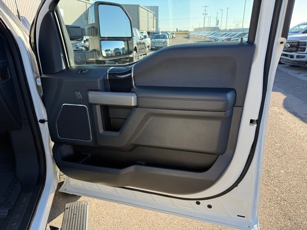 Used 2022 Ford F450 Platinum w/ FX4 Off-Road Package image 20