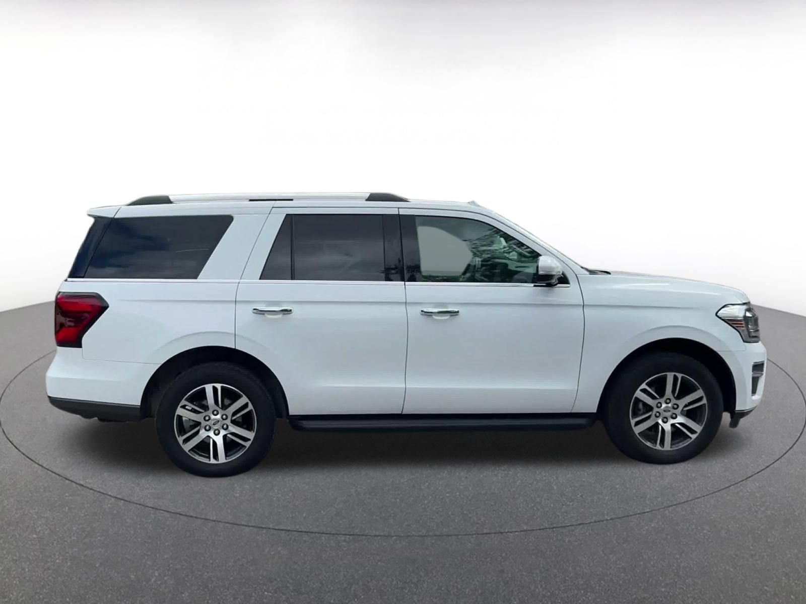 Used 2024 Ford Expedition Limited RWD image 15
