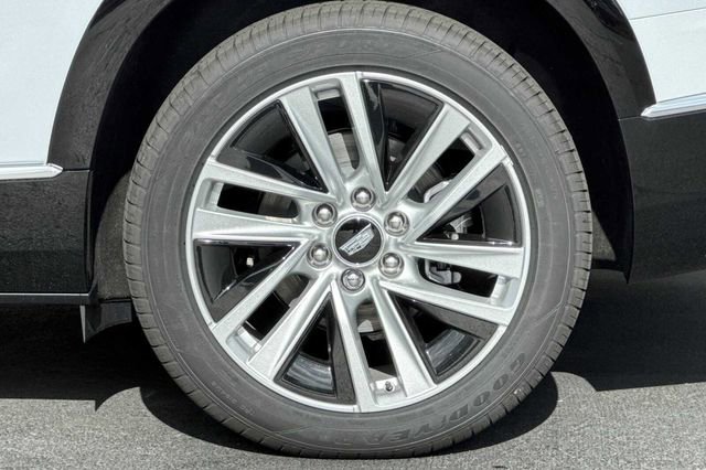 New 2026 Cadillac Vistiq Luxury w/ LPO, Floor Liner Package image 26
