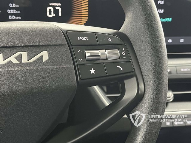 Used 2025 Kia K4 FWD image 30