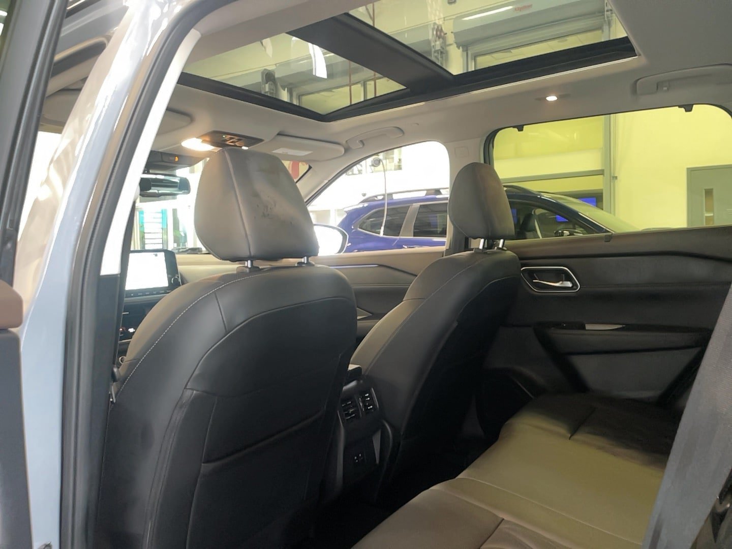 Used 2023 Nissan Rogue Platinum AWD/4WD image 7
