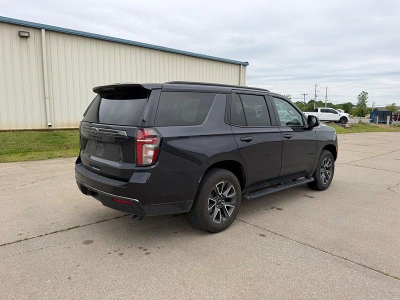 Used 2022 Chevrolet Tahoe Z71 w/ Luxury Package AWD/4WD image 3