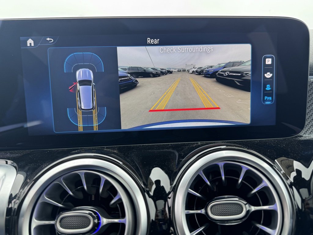 Used 2024 Mercedes-Benz GLB 250 image 27