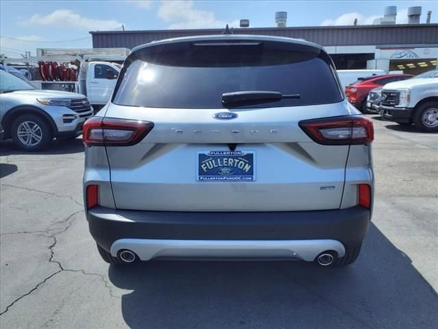 New 2024 Ford Escape SE image 3