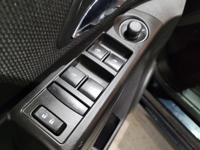 Used 2015 Chevrolet Cruze LT image 34