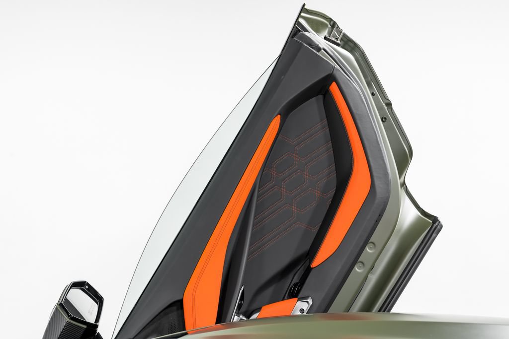 Used 2024 Lamborghini Revuelto AWD/4WD image 37