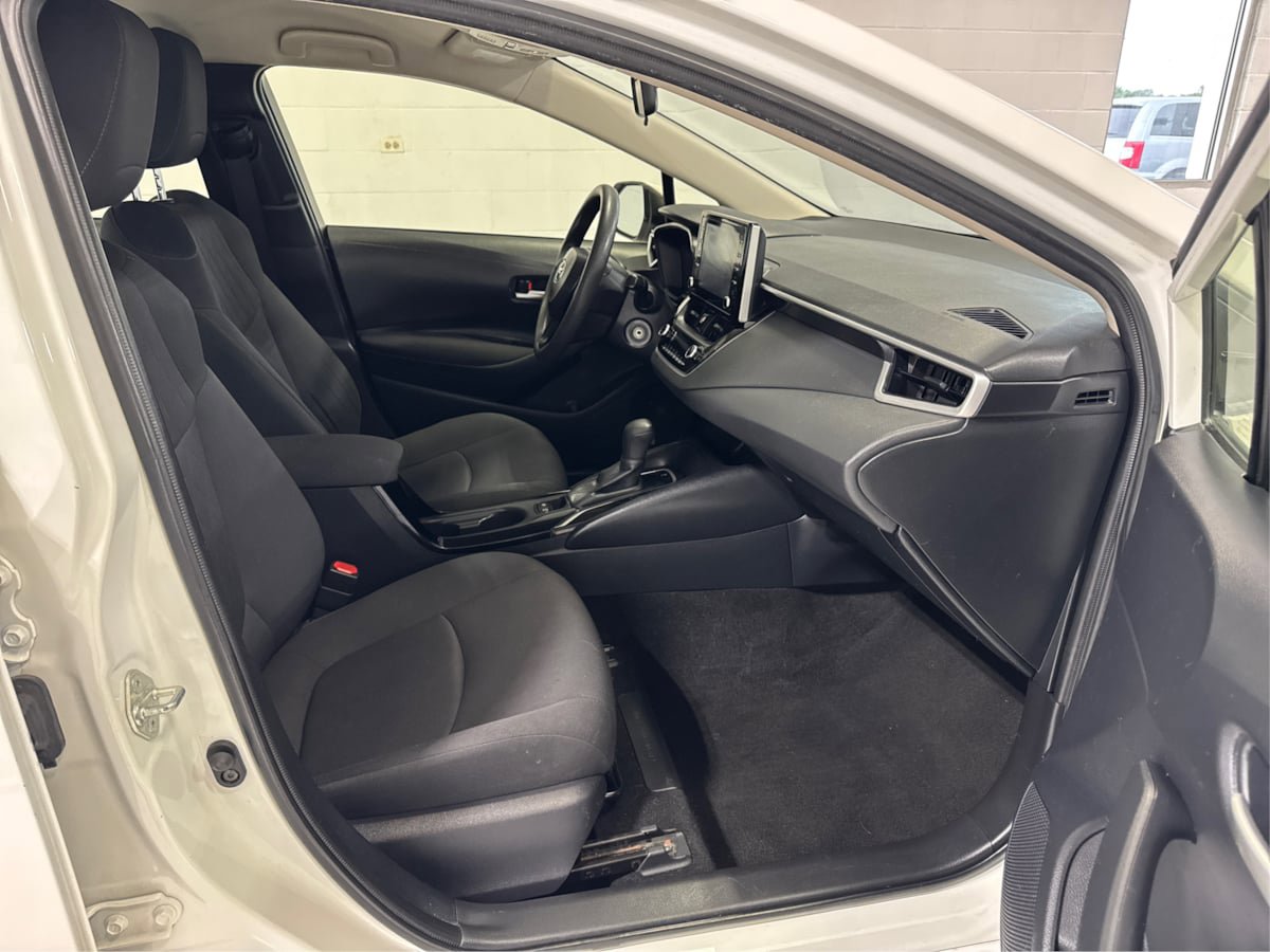 Used 2020 Toyota Corolla LE image 14