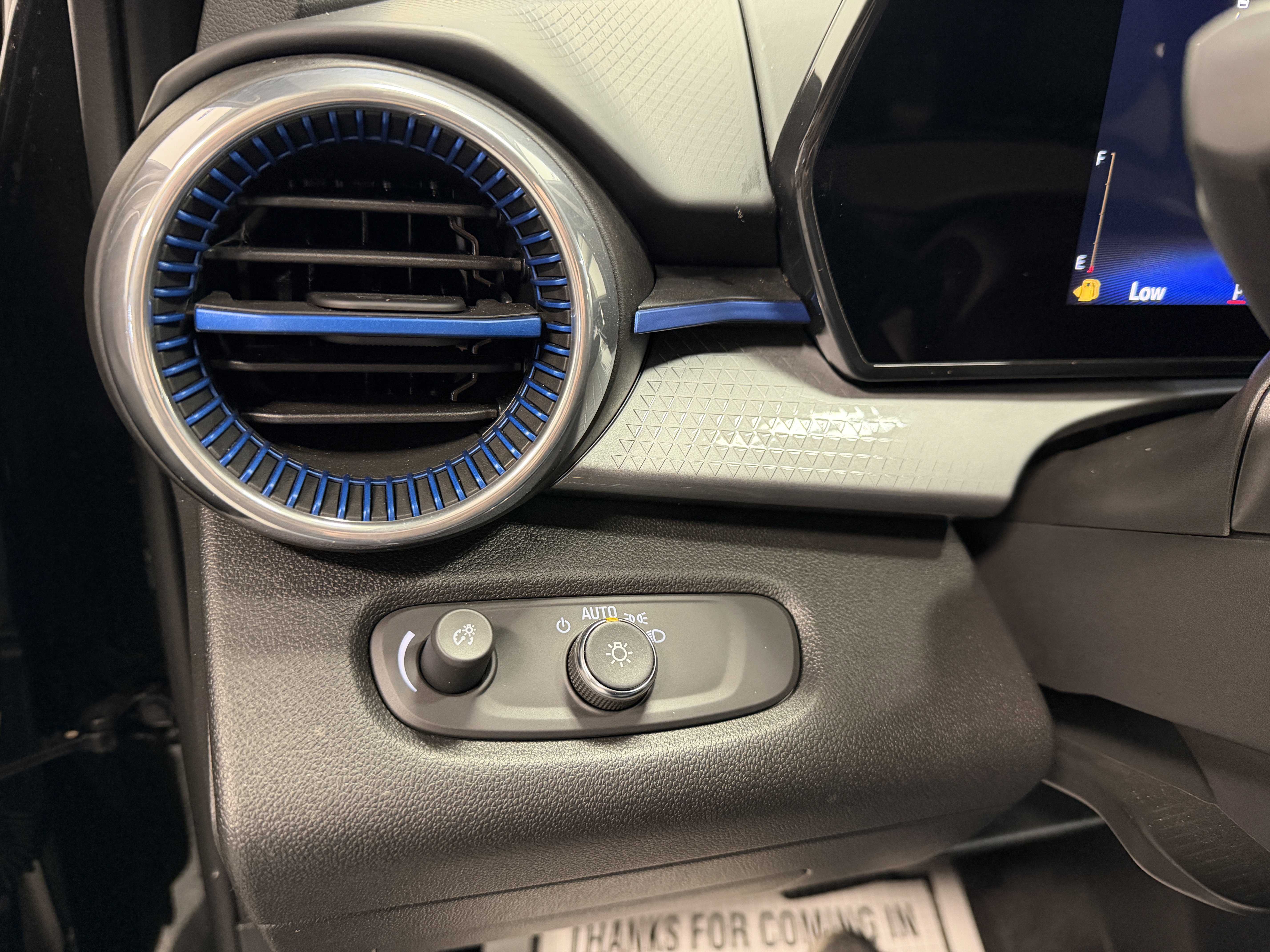 Used 2024 Chevrolet Trax LT w/ LT Convenience Package image 20