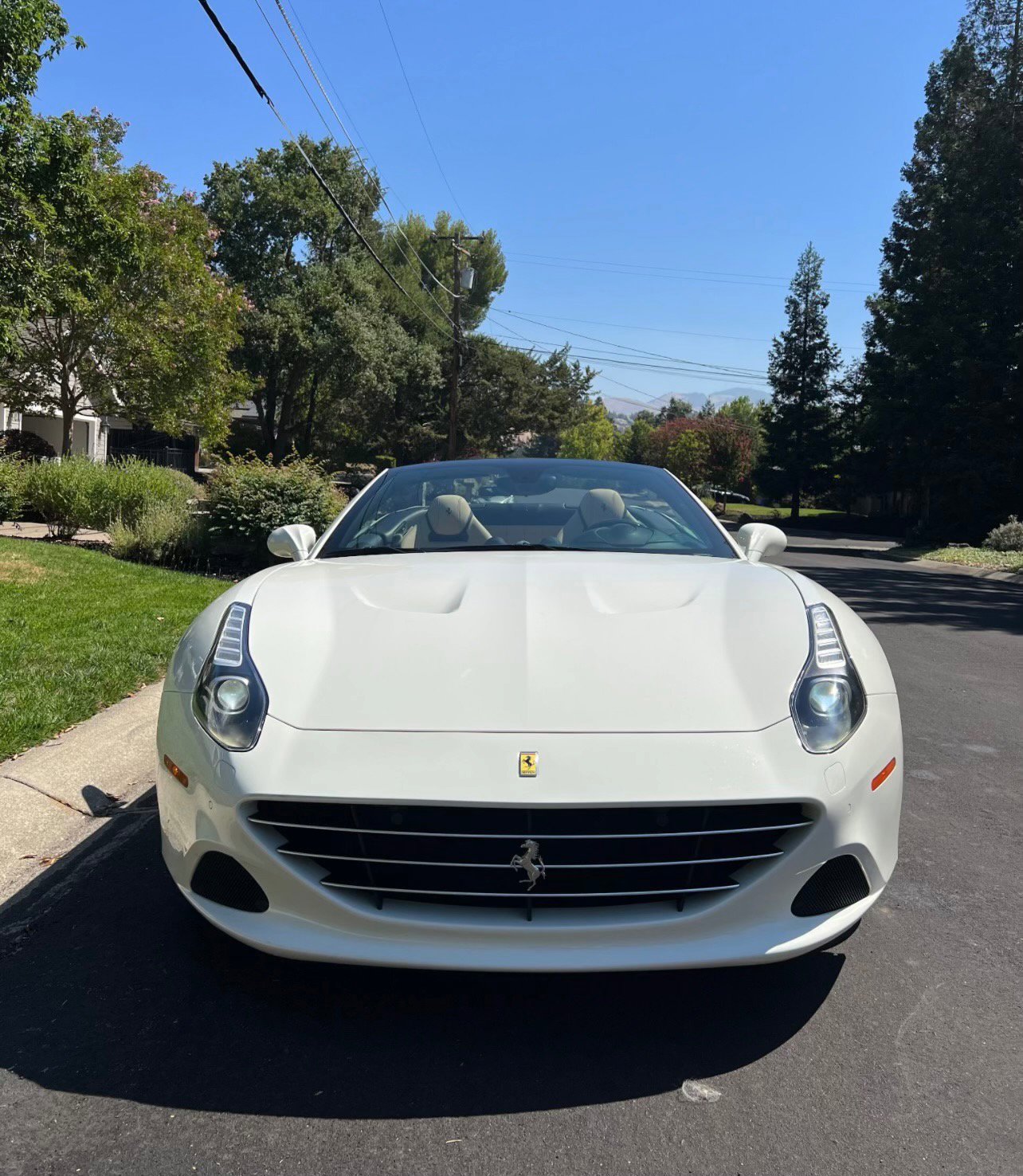 Used 2015 Ferrari California T RWD image 7