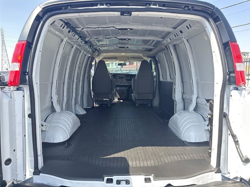 New 2026 Chevrolet Express 2500 w/ Driver Convenience Package RWD image 21