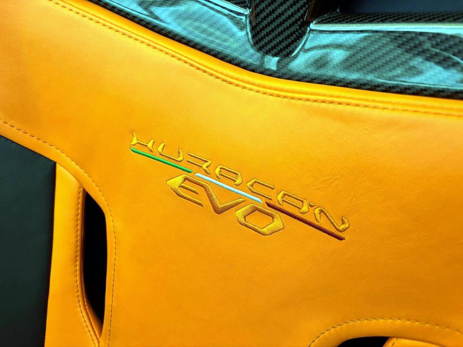 Used 2021 Lamborghini Huracan EVO RWD image 18