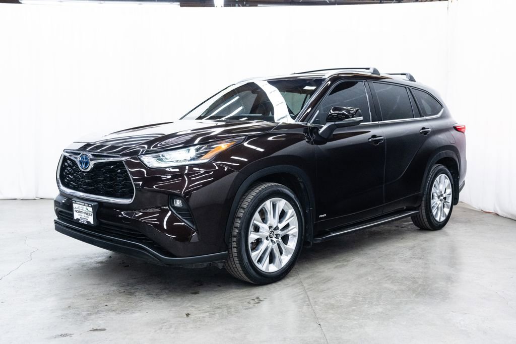 Used 2022 Toyota Highlander Limited image 3