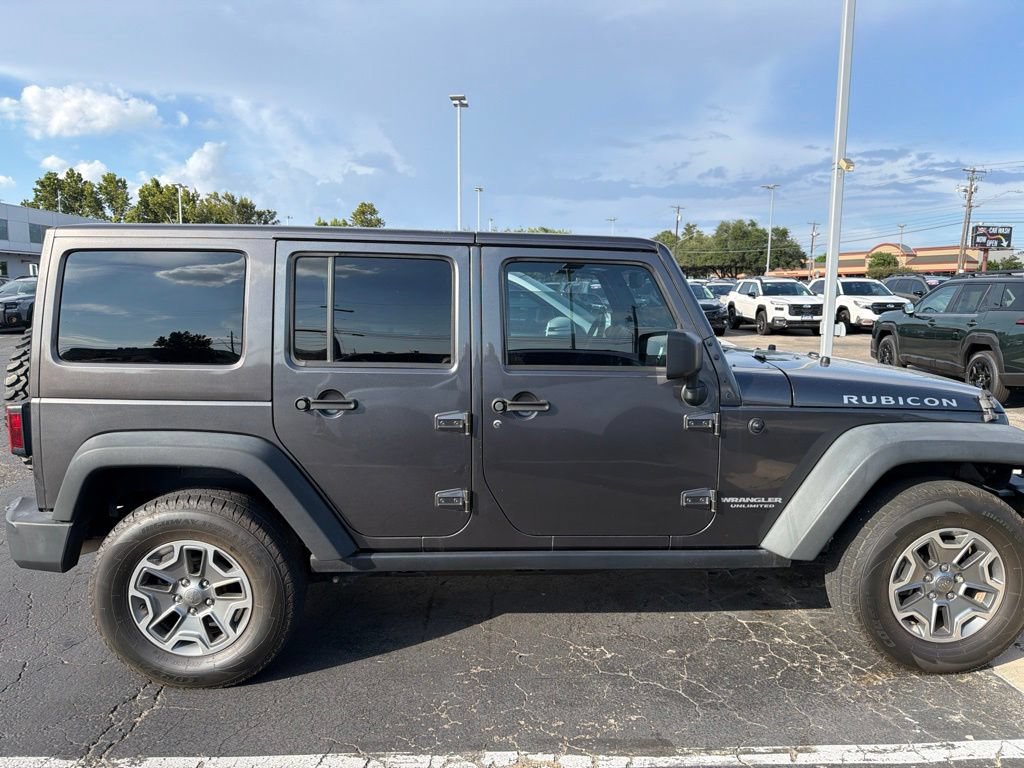 Used 2017 Jeep Wrangler Unlimited Rubicon w/ Connectivity Group AWD/4WD image 49