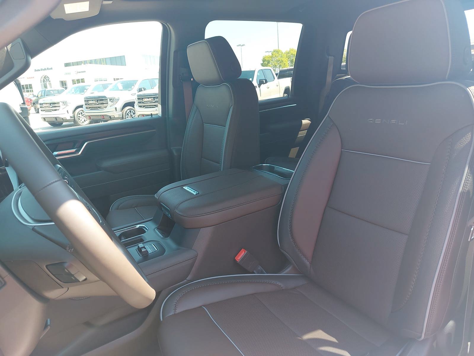 New 2026 GMC Sierra 2500 Denali w/ Denali Reserve Package AWD/4WD image 14
