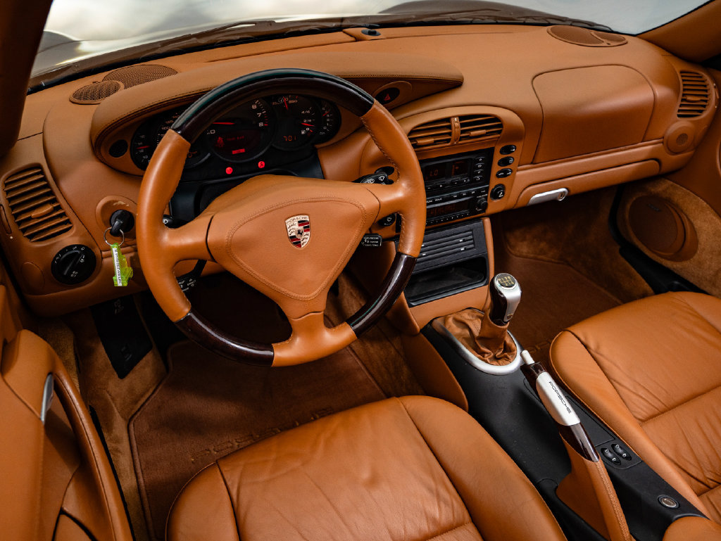 Used 2003 Porsche 911 Carrera RWD image 4